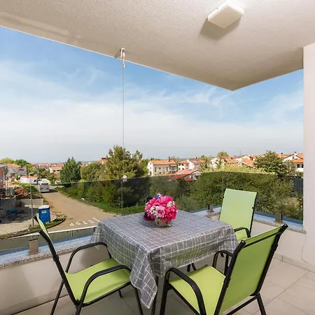 Blue Sea בית הארחה פורץ